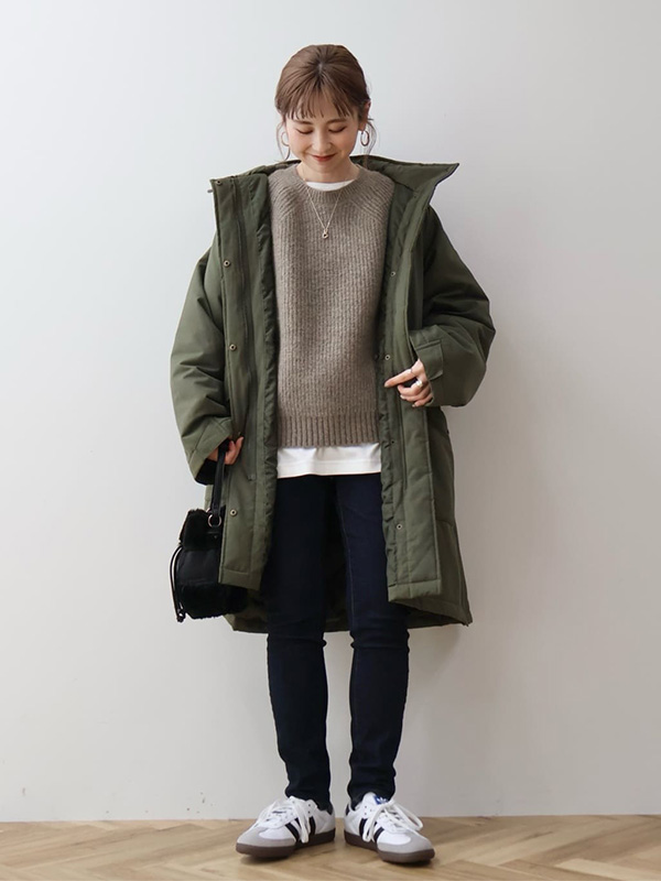 シックな色合いでまとめたカジュアル通勤コーデ | 冬服 レディース