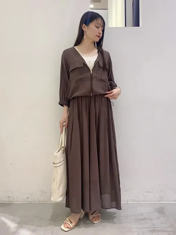 涼しさとトレンドの両方が手に入るシアーブルゾン＆キュロットパンツのセットアップ | 23度 服装