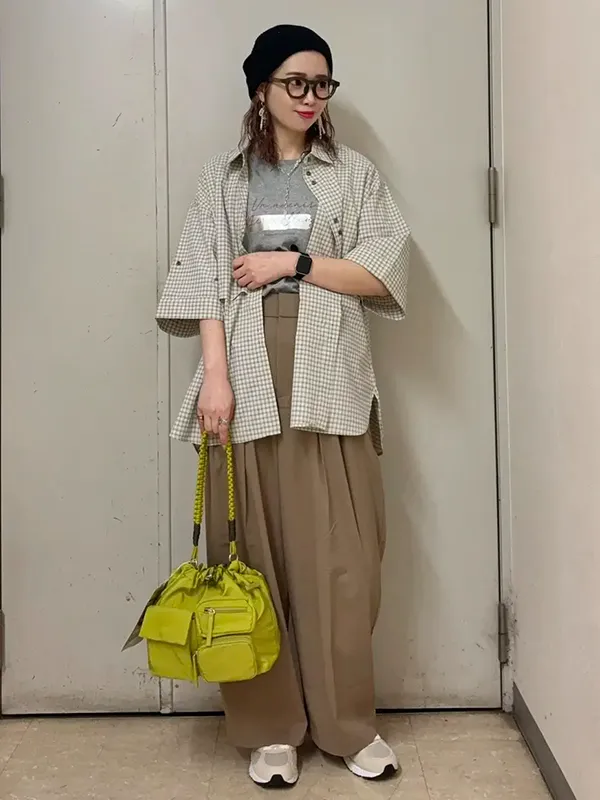 機能性Tシャツ×シャツの無敵レイヤードで紫外線対策もおしゃれも抜かりなく | UVカット コーデ